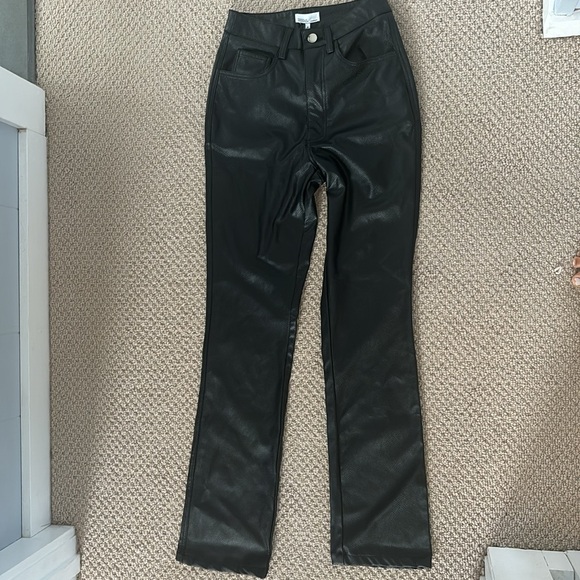 Danielle Bernstein Black Embossed Croc Ankle Flare - Picture 2 of 6